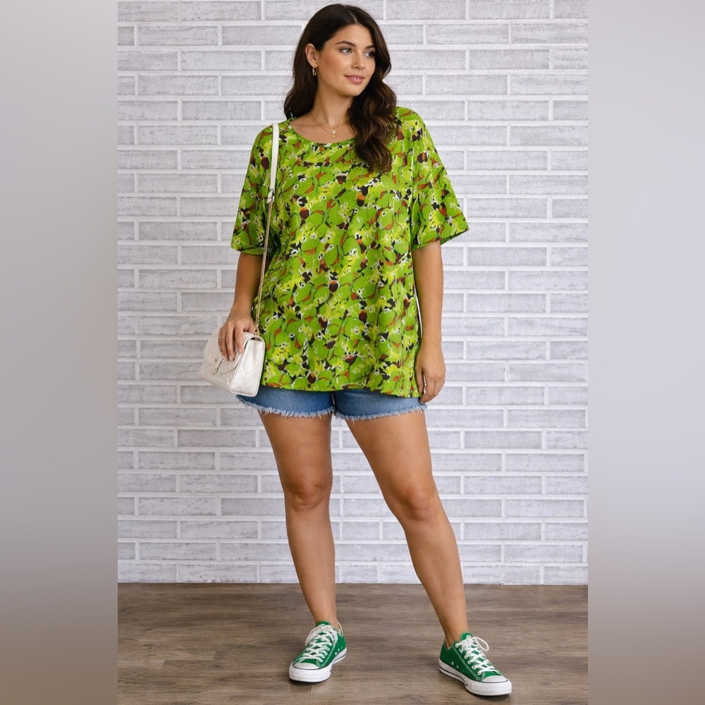 LuLaRoe XL Irma Disney Kermit High Low Top NWT